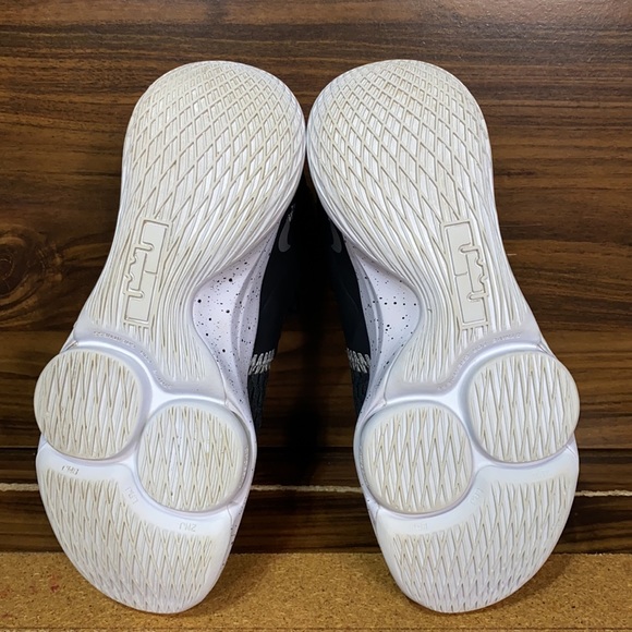 Nike LeBron Witness 5